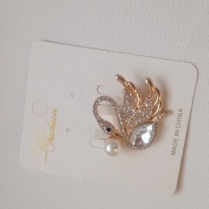 Elegant Gold Swan Sparkly Brooch with Pearl Accent